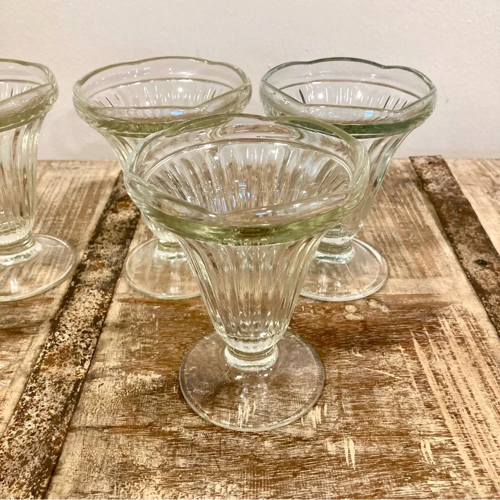 6 Vintage Ice Cream Sundae Glasses Ribbed Scalloped Edge 5